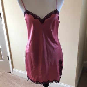 Victoria’s Secret- Rose’ pink chemise